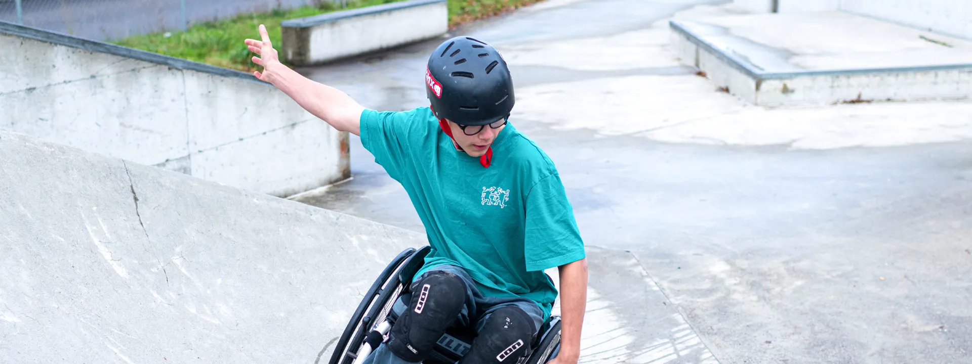 Dimitri beim Rollstuhl-Skating 